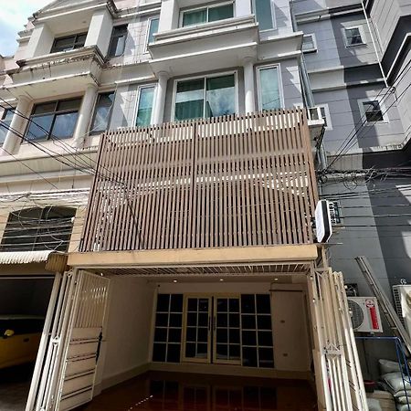 Comfy Crib Hostel 2 Bangkok Exterior foto