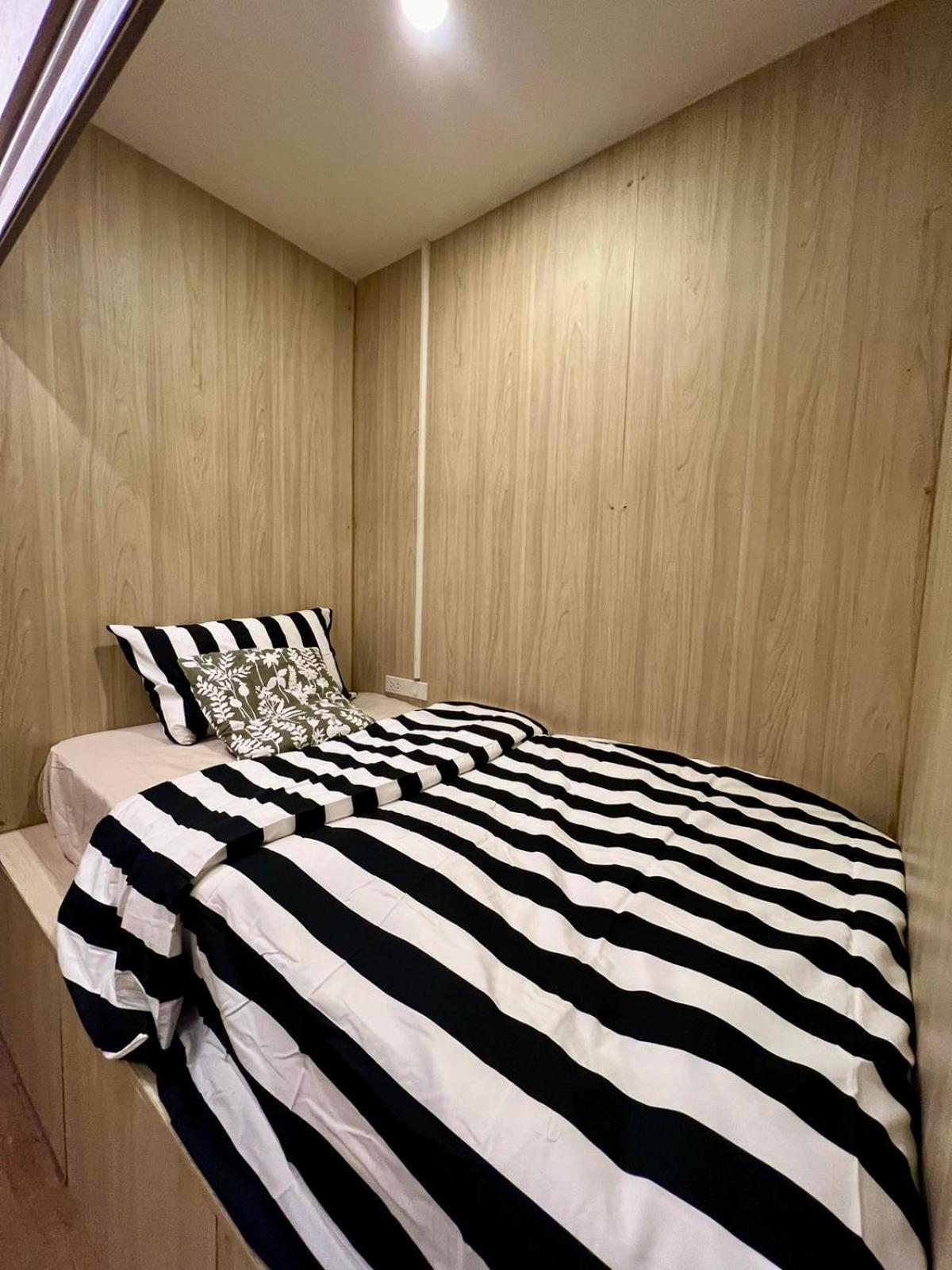 Comfy Crib Hostel 2 Bangkok Exterior foto