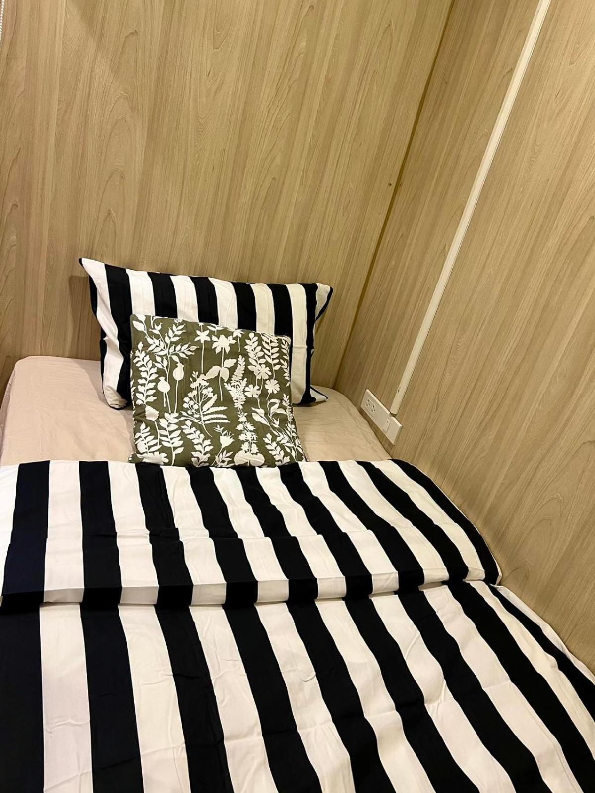 Comfy Crib Hostel 2 Bangkok Exterior foto